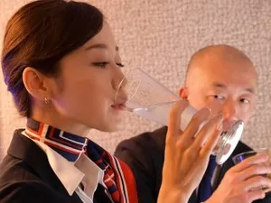 Nịnh mãi vợ bạn mới cho địt