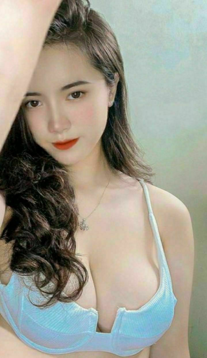 Sếp nữ của tôi không thể kiềm chế ham muốn đã trở thành bạn tình của tôi trong thời gian cách ly!
